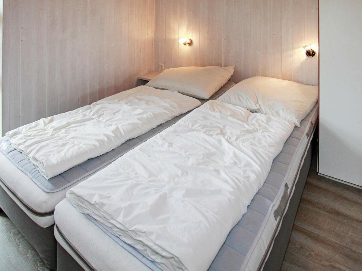 6 Person Holiday Home In Gelting Chambre photo